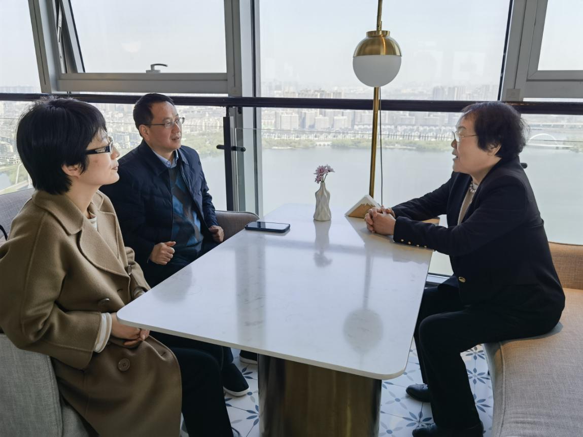 市365速发国际是黑平台吗_Bet体育365app下载_365体育是正规的吗领导拜访中国工程院邱爱慈院士